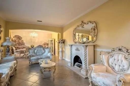 Residence photo 4