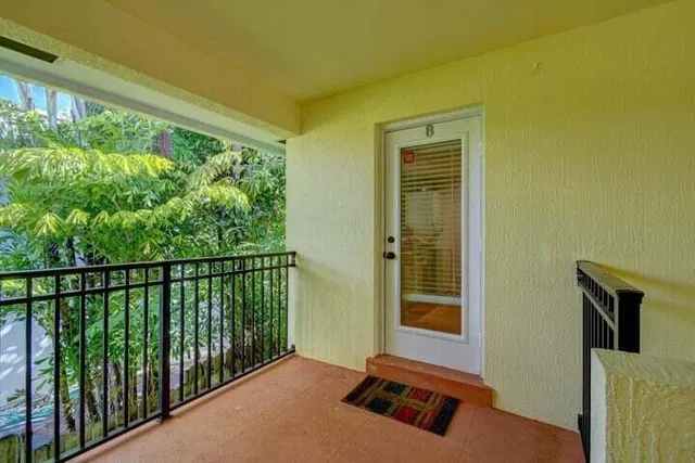 Residence photo 3