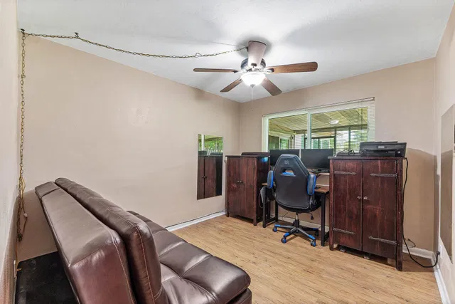 Residence photo 22