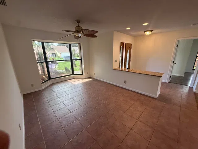 Residence photo 12