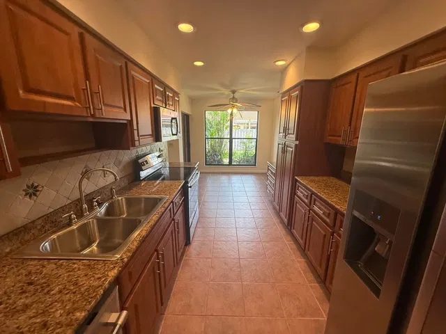 Residence photo 13
