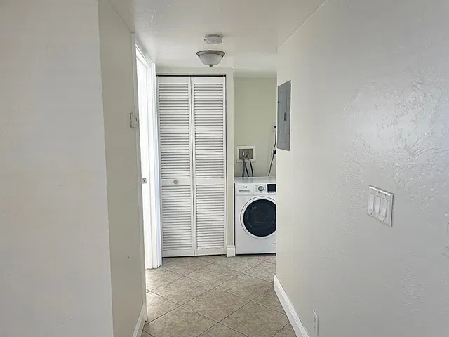 Village of North Palm Beach Unit 104 photo 6