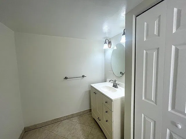 Village of North Palm Beach Unit 104 photo 11