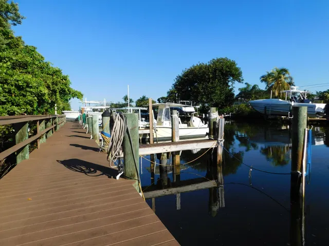 Village of North Palm Beach Unit 104 photo 15