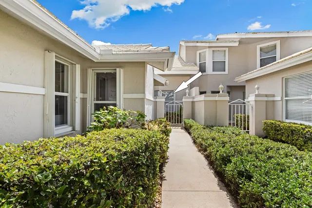 Monarch Country Club Residence photo 4