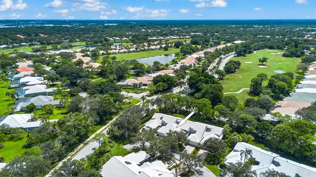 Monarch Country Club Residence photo 5