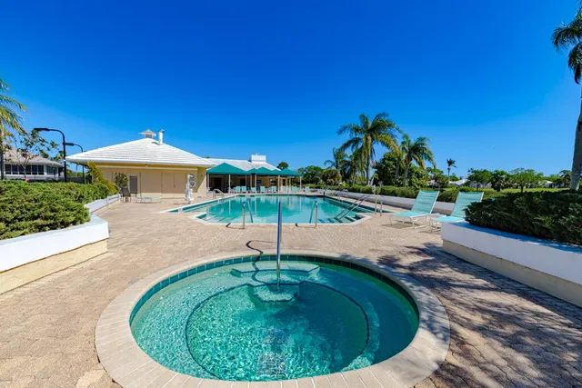 Monarch Country Club Residence photo 43