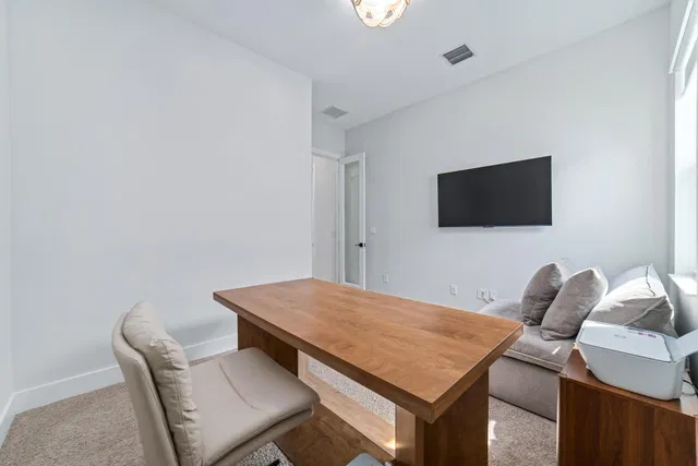 Residence photo 26