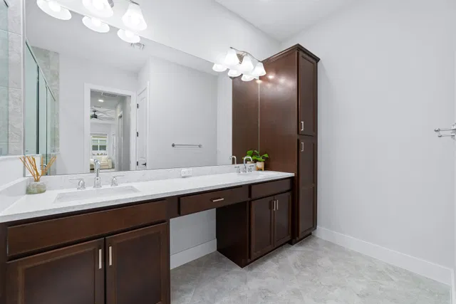 Residence photo 33