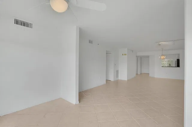 Unit 308 photo 16