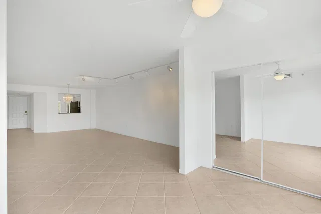 Unit 308 photo 19