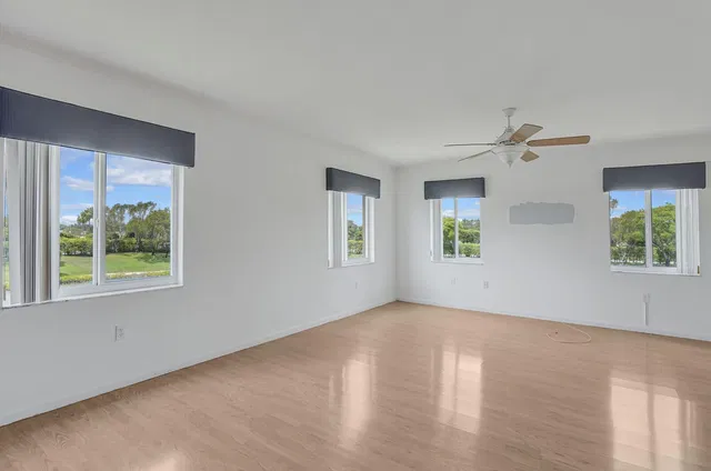 Unit 308 photo 22