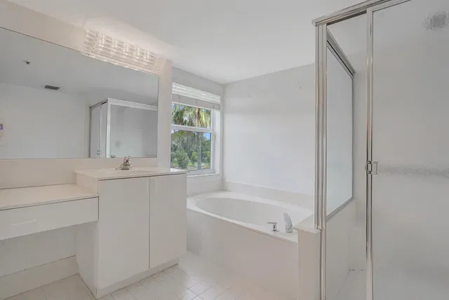 Unit 308 photo 25