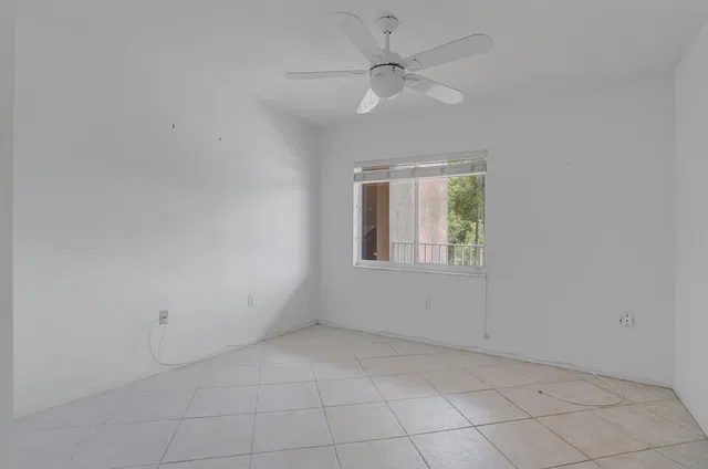 Unit 308 photo 27