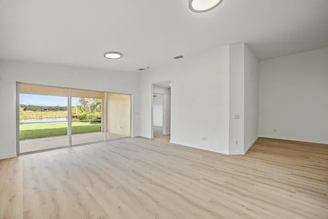 Residence photo 15
