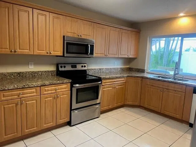 Residence photo 3