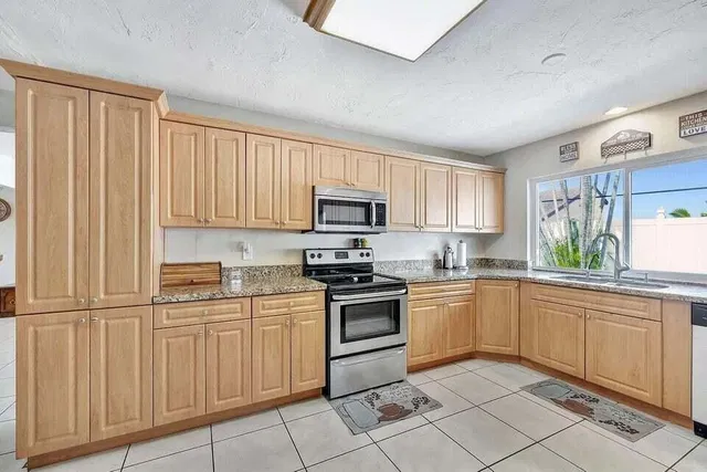 Residence photo 35