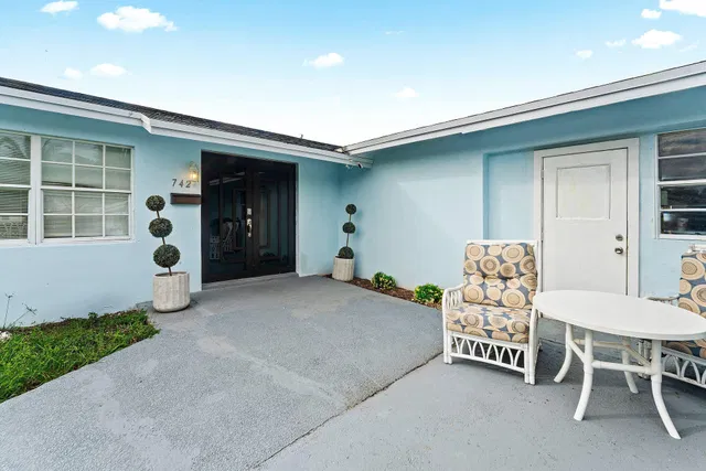 Residence photo 2
