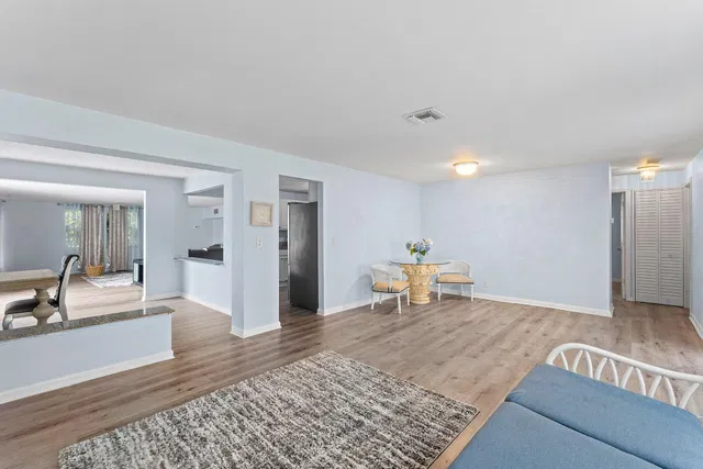 Residence photo 4