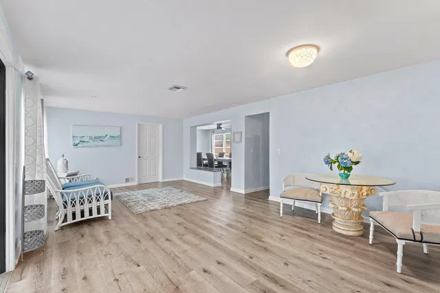 Residence photo 5