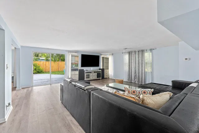 Residence photo 11
