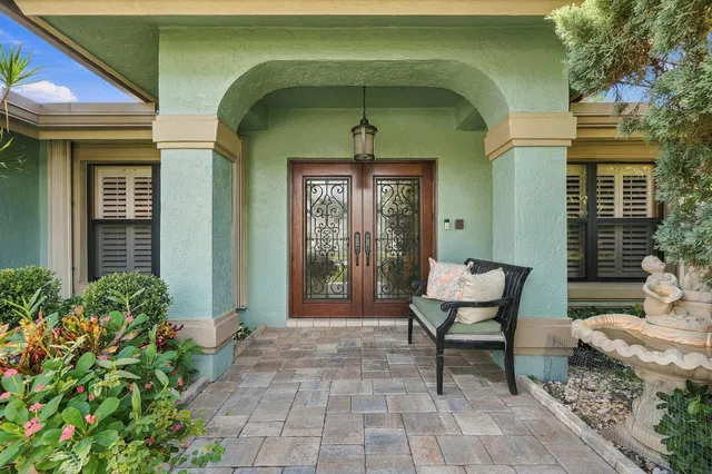 Residence photo 2