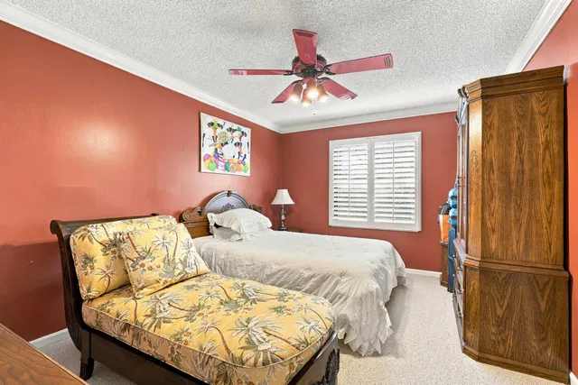 Residence photo 24