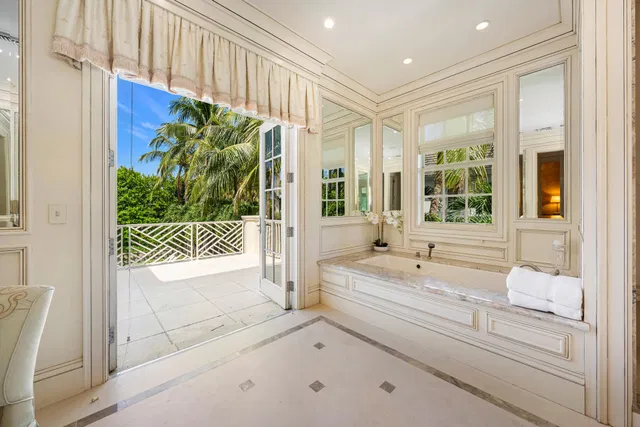 Estate Section Palm Beach Residence photo 27