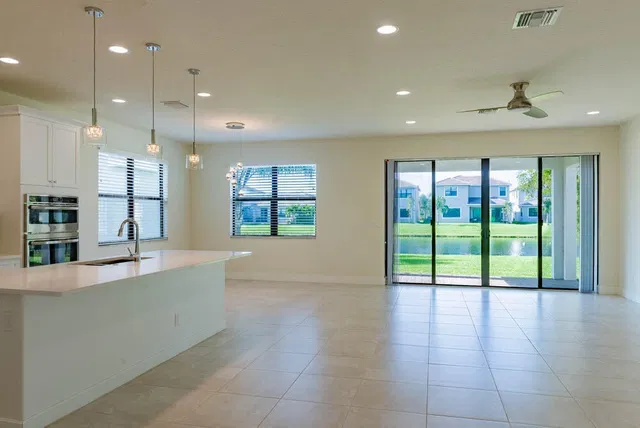 Residence photo 5