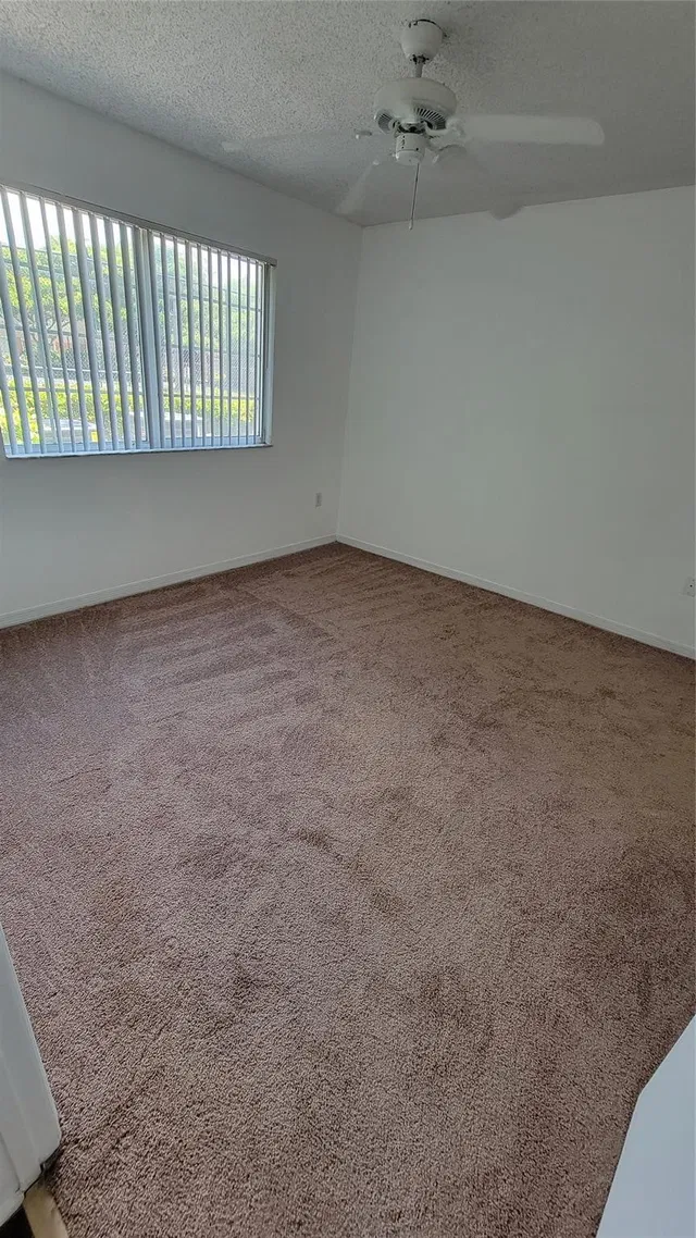 Unit 903 photo 16