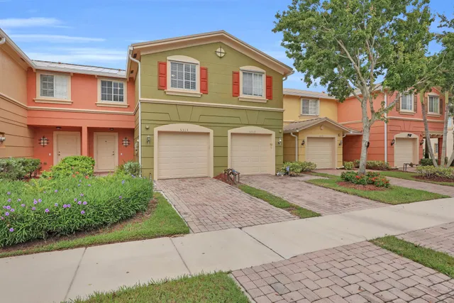 Residence photo 2