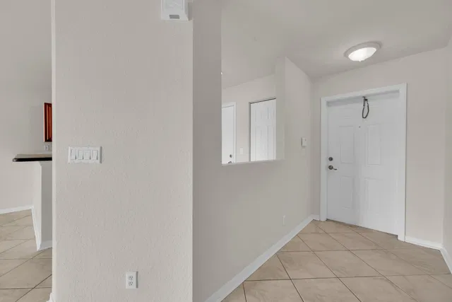 Residence photo 5
