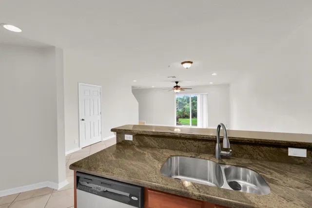 Residence photo 13