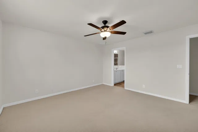Residence photo 17