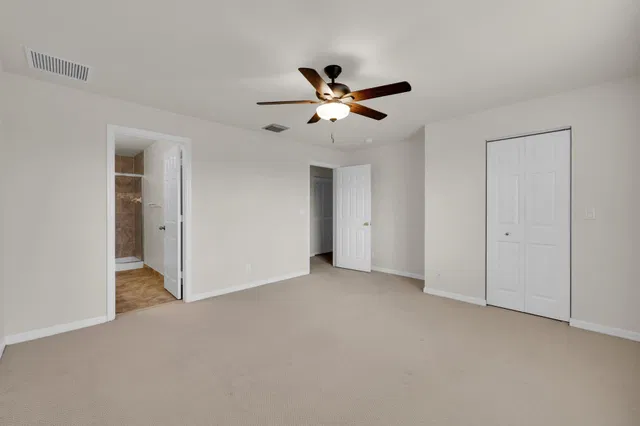 Residence photo 18