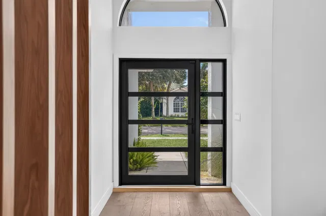 Residence photo 12