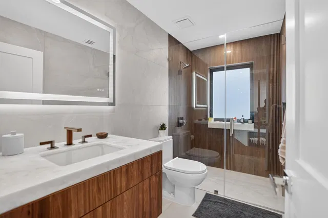 Residence photo 32