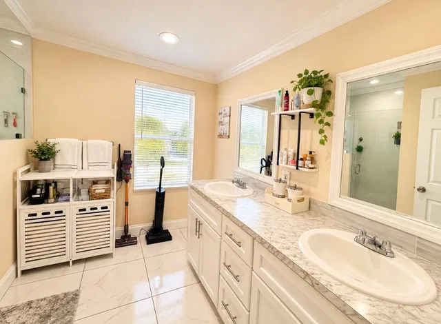 Residence photo 11