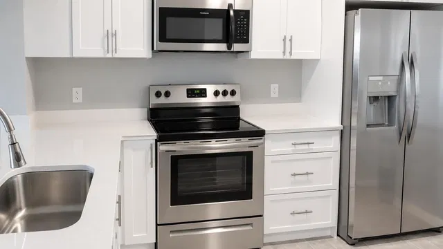 Unit 206 photo 3