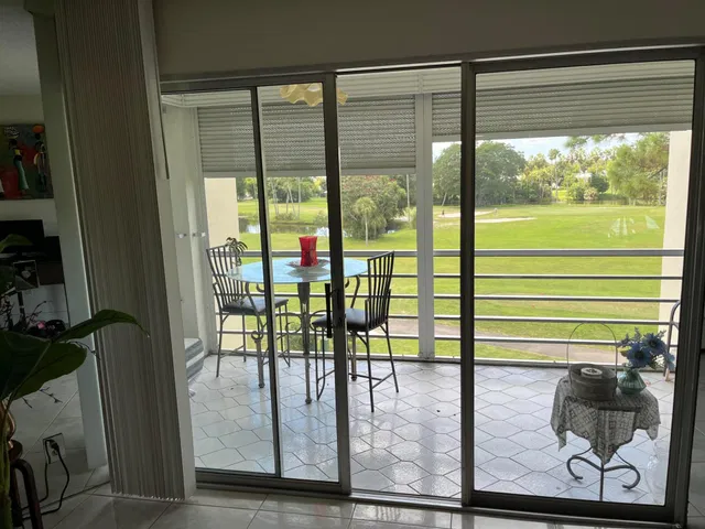  Unit 402 photo 16