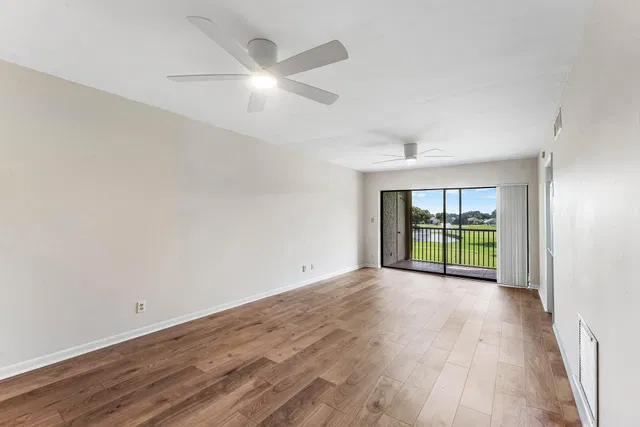 Eastpointe Country Club Unit 204 photo 6