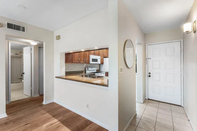 Eastpointe Country Club Unit 204 photo 10