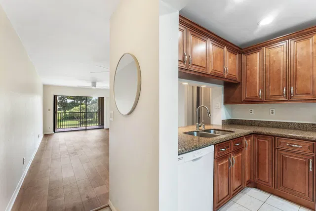 Eastpointe Country Club Unit 204 photo 11