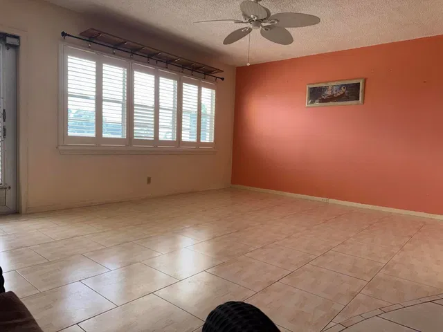 Residence photo 2