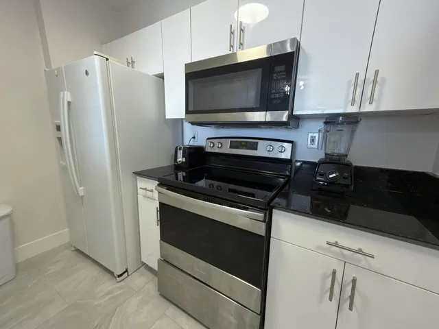  Unit 808 photo 12