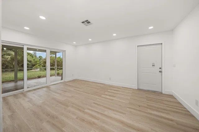  Residence photo 5