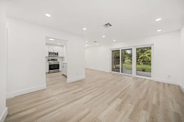  Residence photo 6