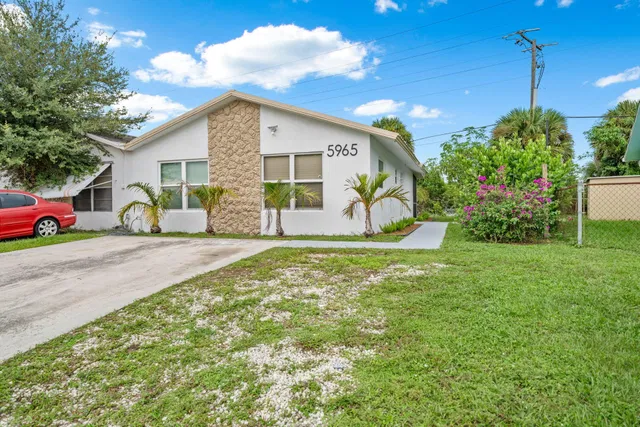  Residence photo 15