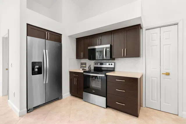 Residence photo 12