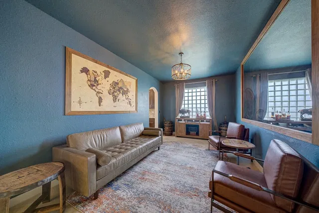 Residence photo 8